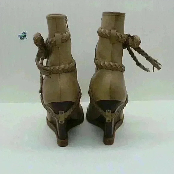 Vince Camuto Women’s Brown Leather Wedge Booties Size US 9 B - Picture 6 of 11